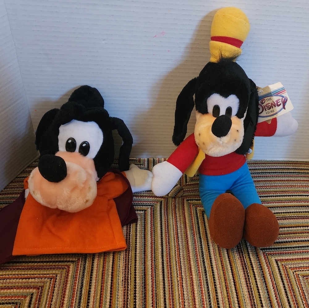 Vintage  Goofy Disney Plush Stuffed Animal and Hand Puppet Applause Vest 11”